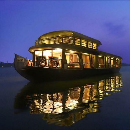 Cosy Premium Houseboats Hotel Alappuzha Bagian luar foto