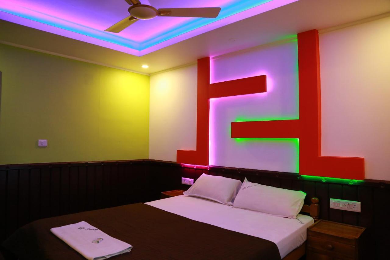 Cosy Premium Houseboats Hotel Alappuzha Bagian luar foto