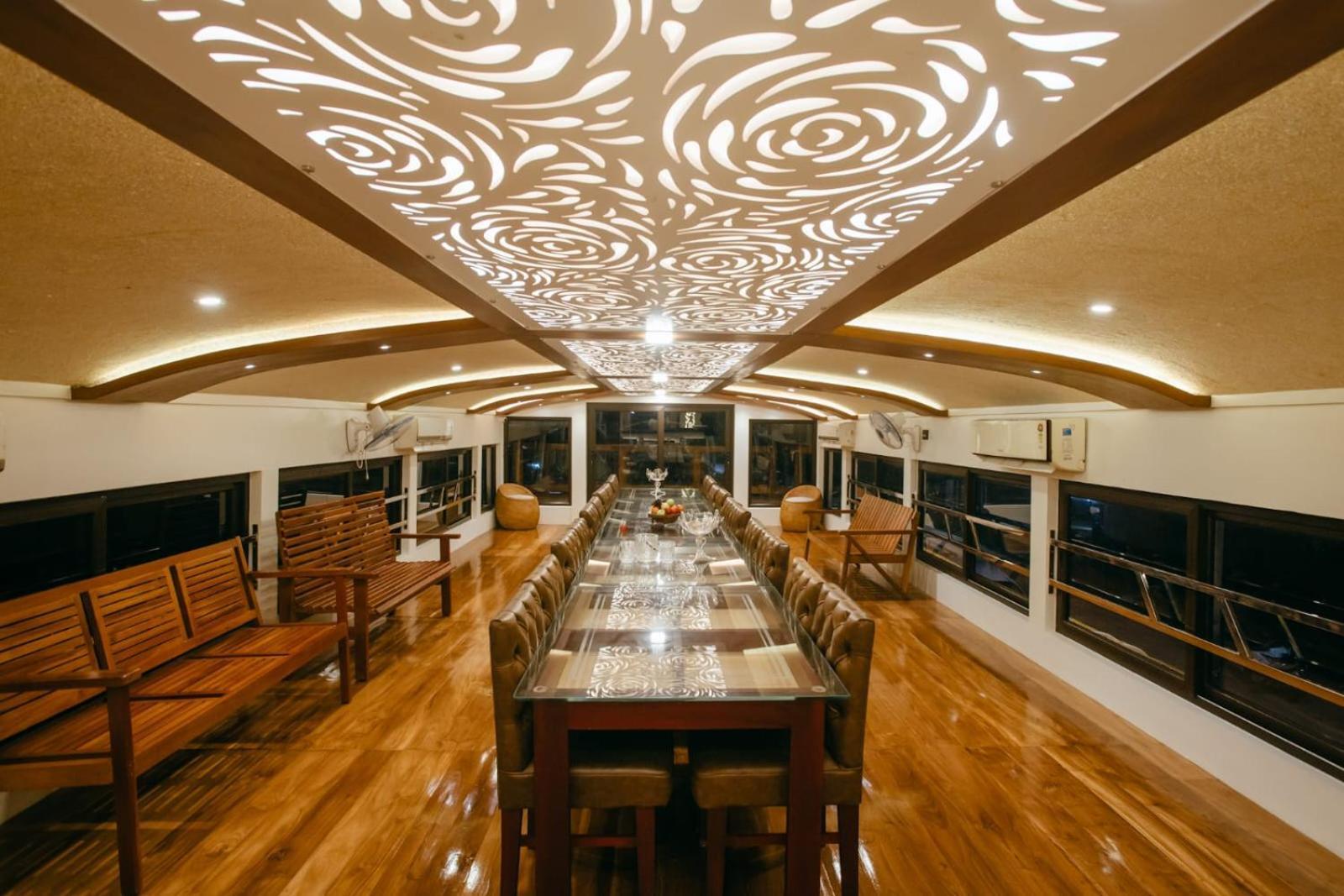 Cosy Premium Houseboats Hotel Alappuzha Bagian luar foto