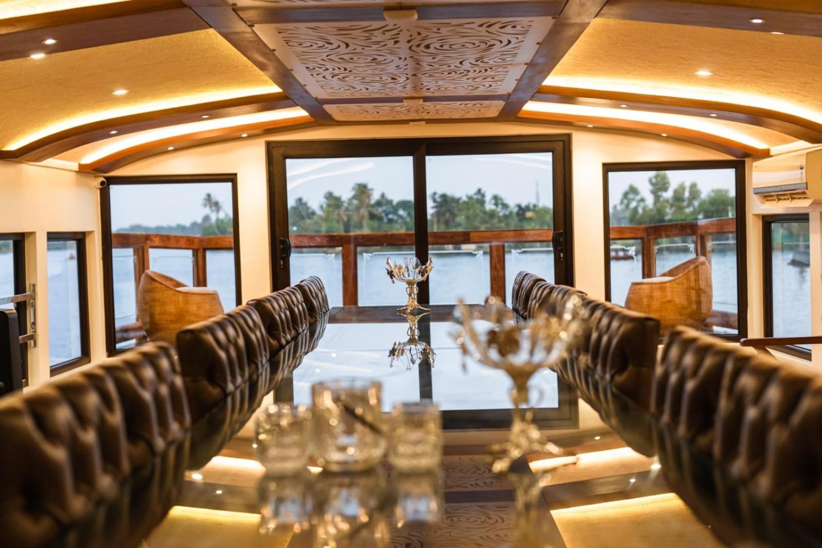 Cosy Premium Houseboats Hotel Alappuzha Bagian luar foto