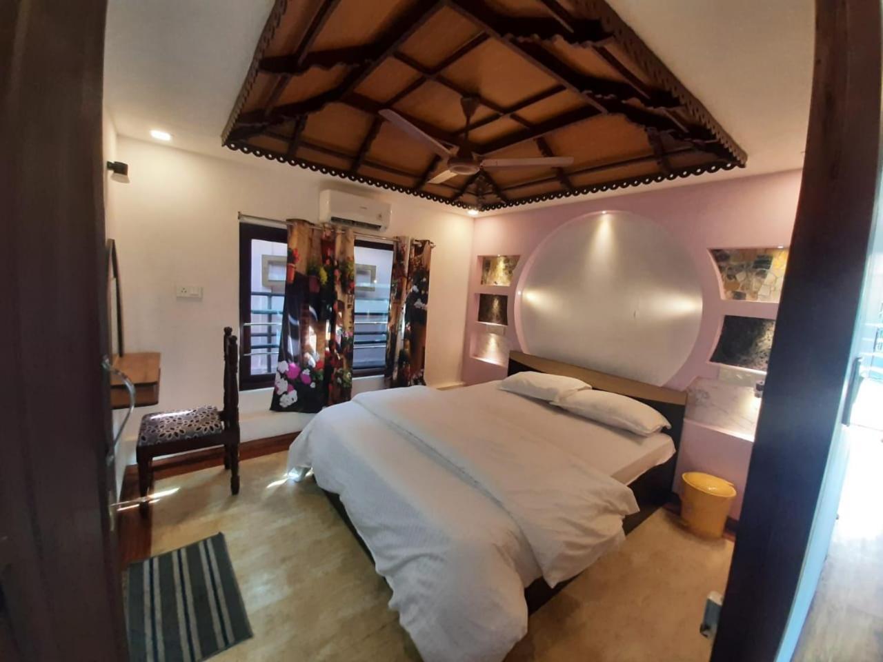 Cosy Premium Houseboats Hotel Alappuzha Bagian luar foto