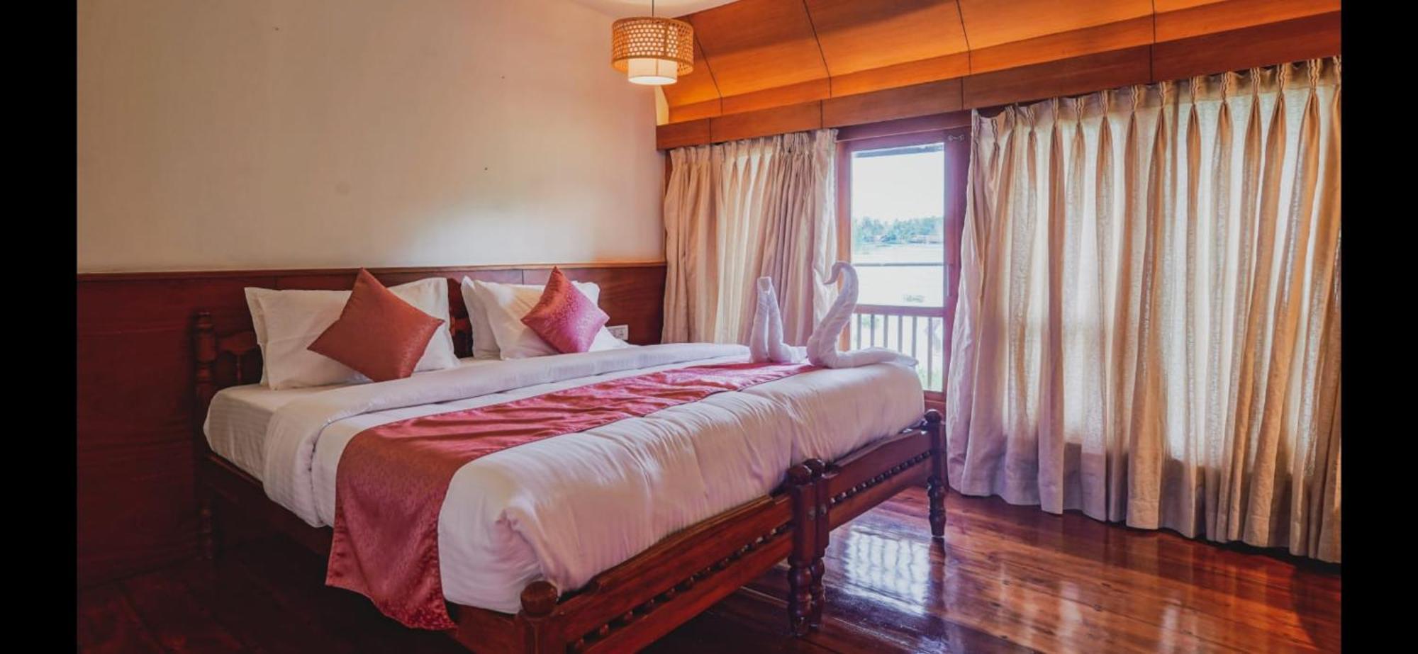 Cosy Premium Houseboats Hotel Alappuzha Bagian luar foto
