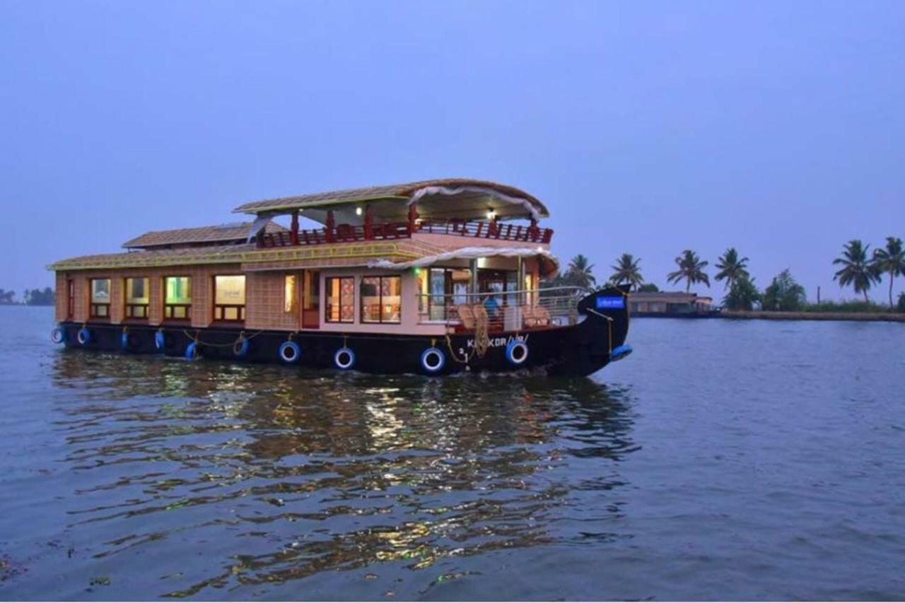 Cosy Premium Houseboats Hotel Alappuzha Bagian luar foto