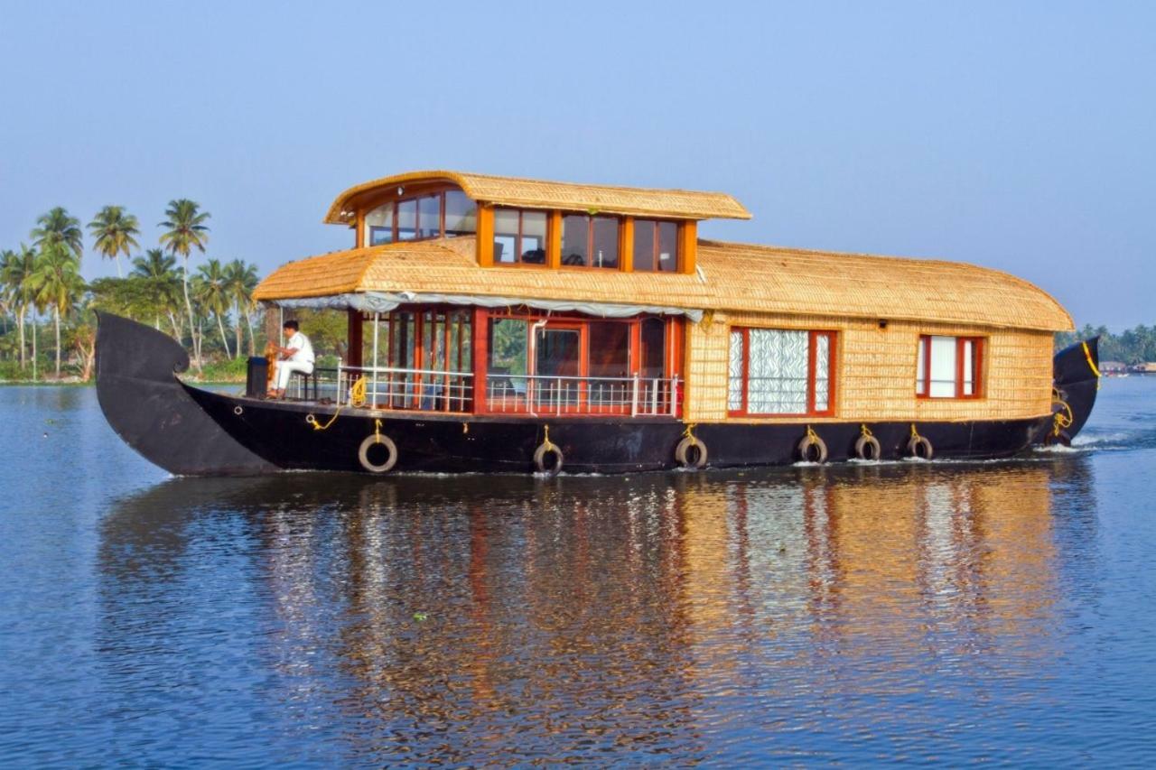 Cosy Premium Houseboats Hotel Alappuzha Bagian luar foto