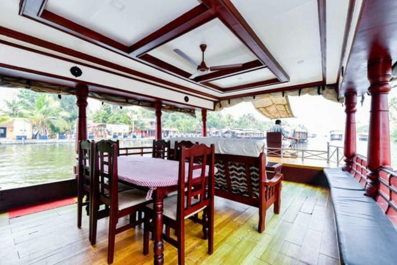 Cosy Premium Houseboats Hotel Alappuzha Bagian luar foto