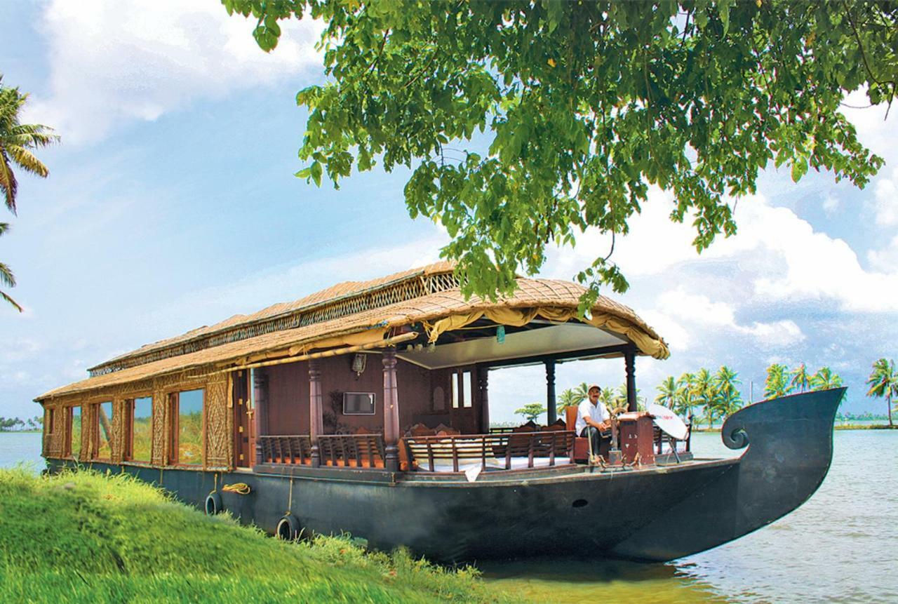 Cosy Premium Houseboats Hotel Alappuzha Bagian luar foto