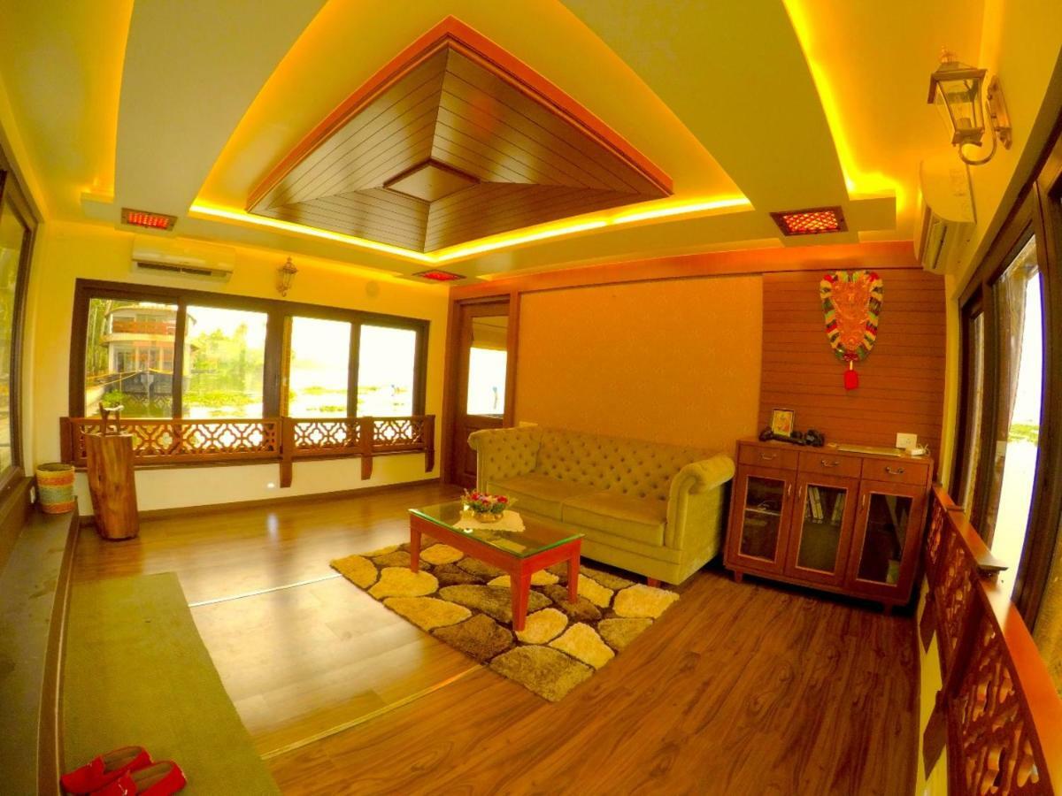 Cosy Premium Houseboats Hotel Alappuzha Bagian luar foto