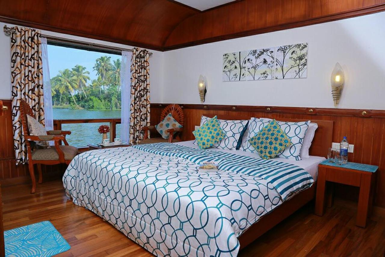 Cosy Premium Houseboats Hotel Alappuzha Bagian luar foto